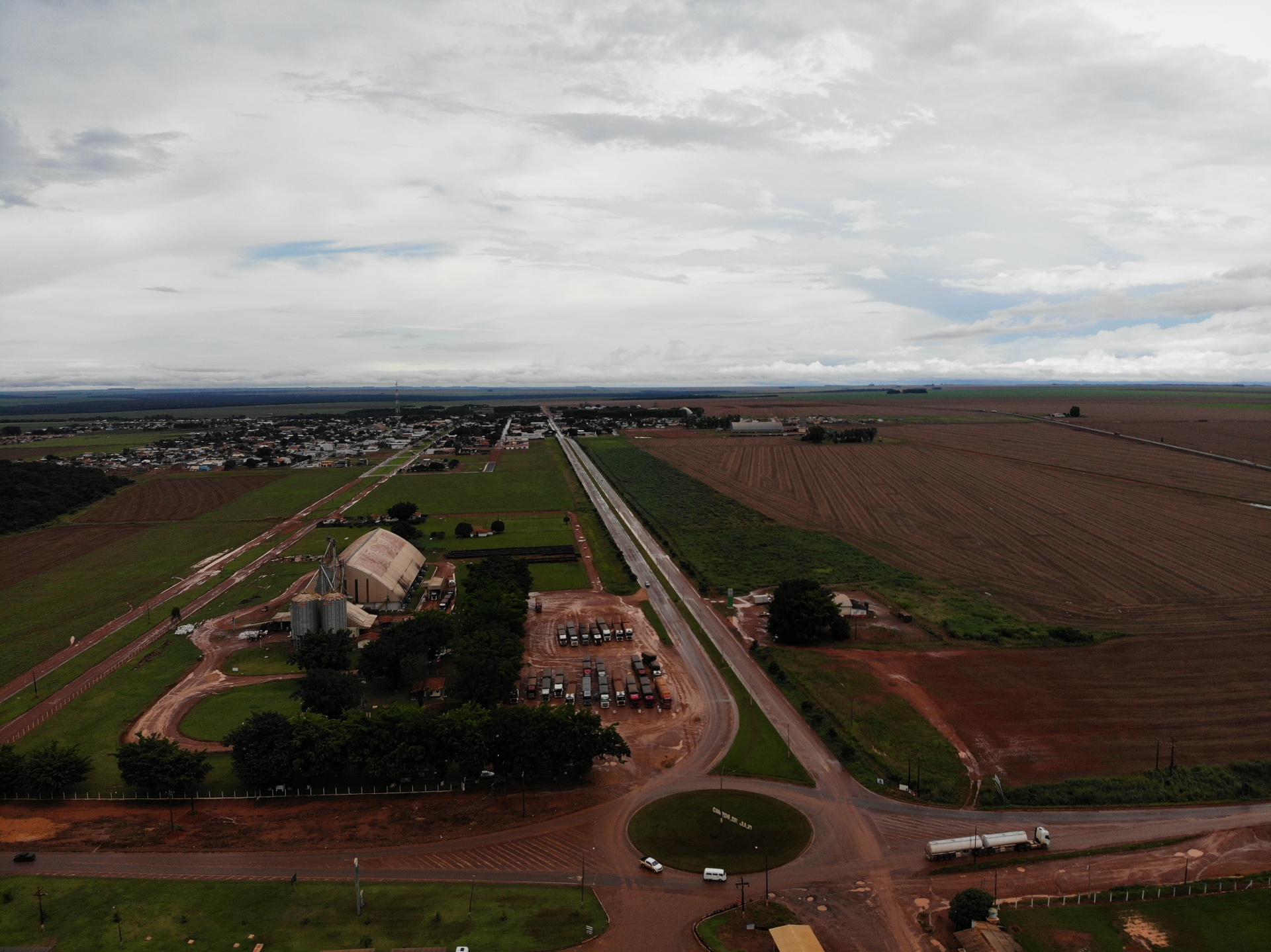 Voltar Recuperandos de Colniza realizam pavimentação das ruas da cidade ::  Agência da Notícia Mato Grosso